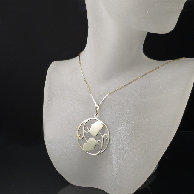 Heart leaf pendant necklace