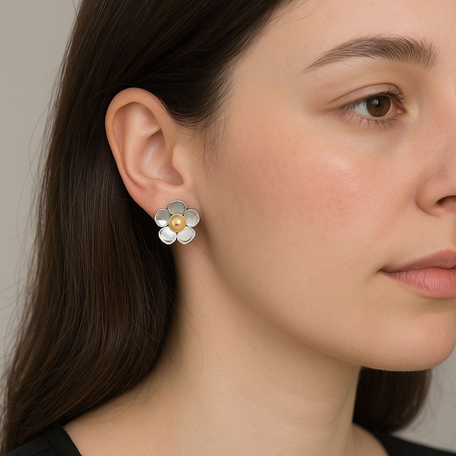 daisy flower earrings silver gold