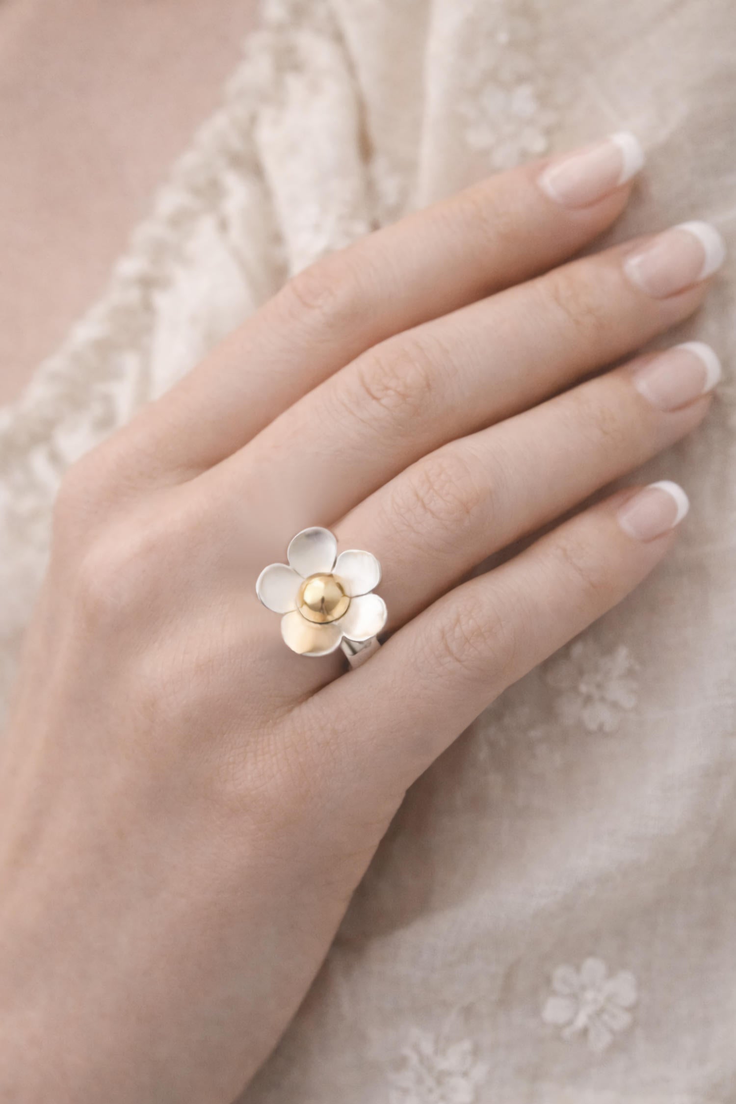 daisy flower ring two tone silver yellow gold