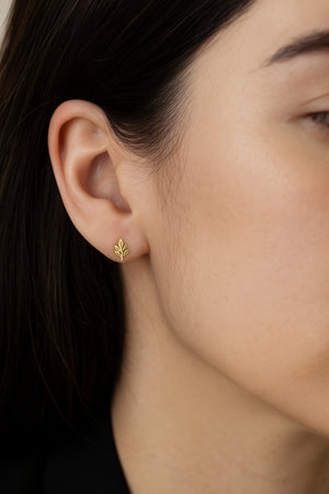 leaf studs earrings on model