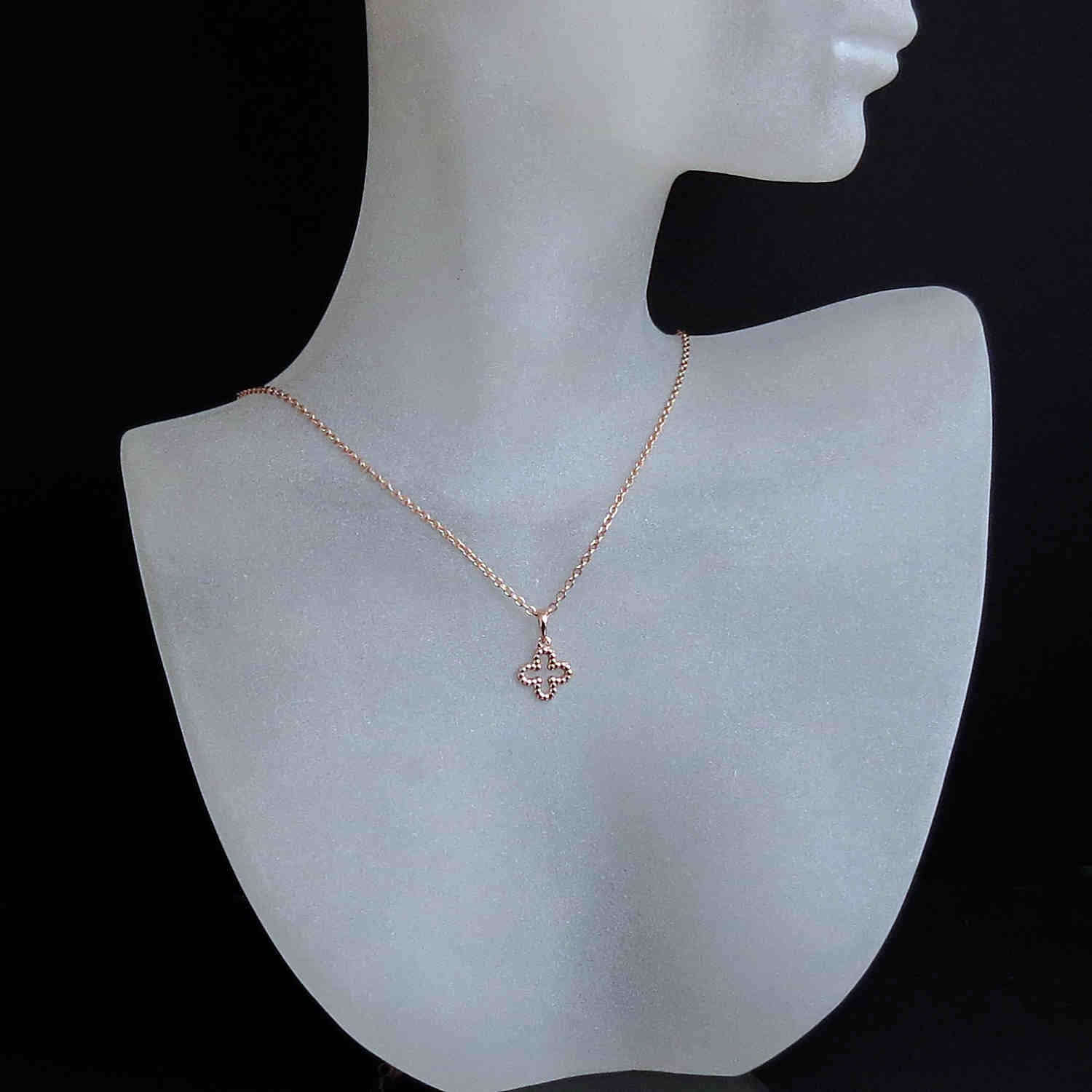 lucky charm four leaf clover necklace