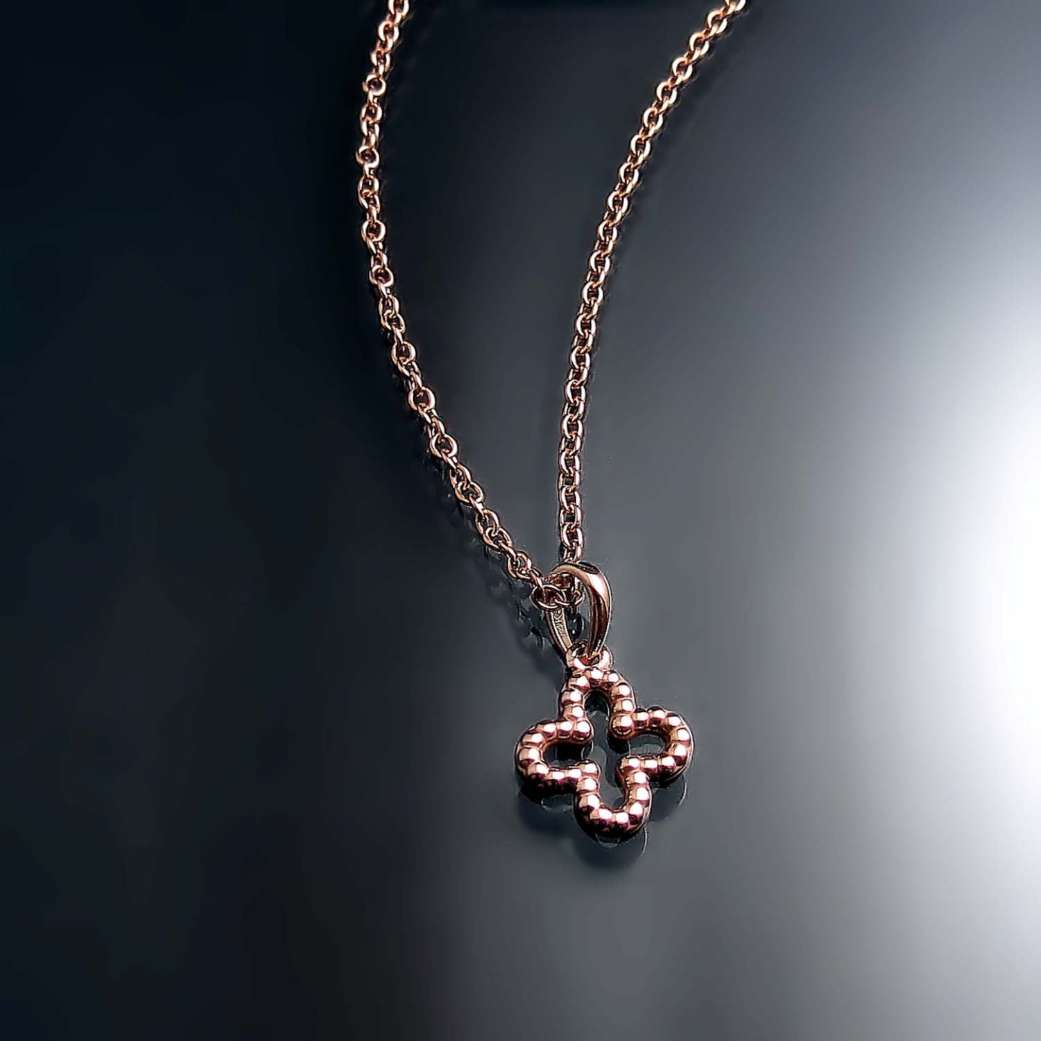 lucky charm four leaf clover necklace