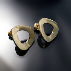 modern minimalist sculptural gold earrings forma loop