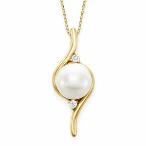 pearl pendant necklace in 14K yellow gold