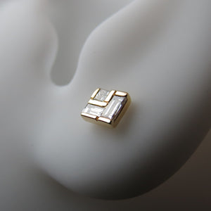 Art deco gold stud earring with diamonds