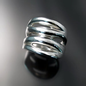 wide ring in white gold chunky style