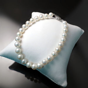white pearl bracelet