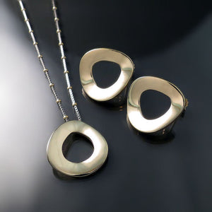 contemporary gold jewelry