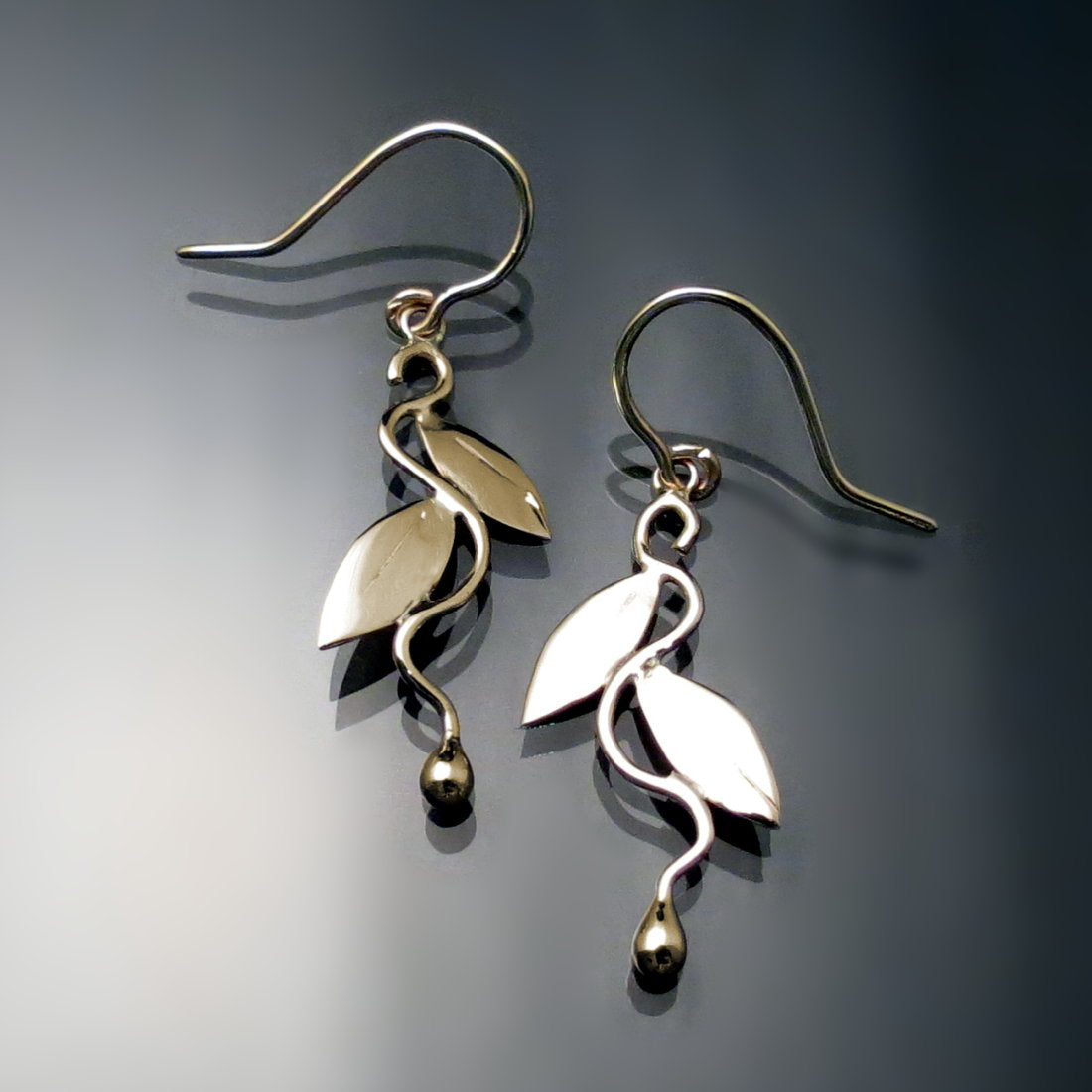 Leaf Design Dangle Earrings in 14K Gold