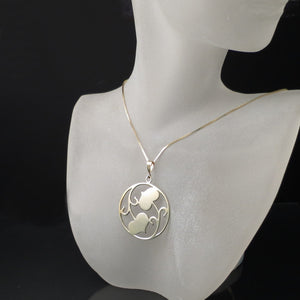 Leaf heart necklace in 14K gold