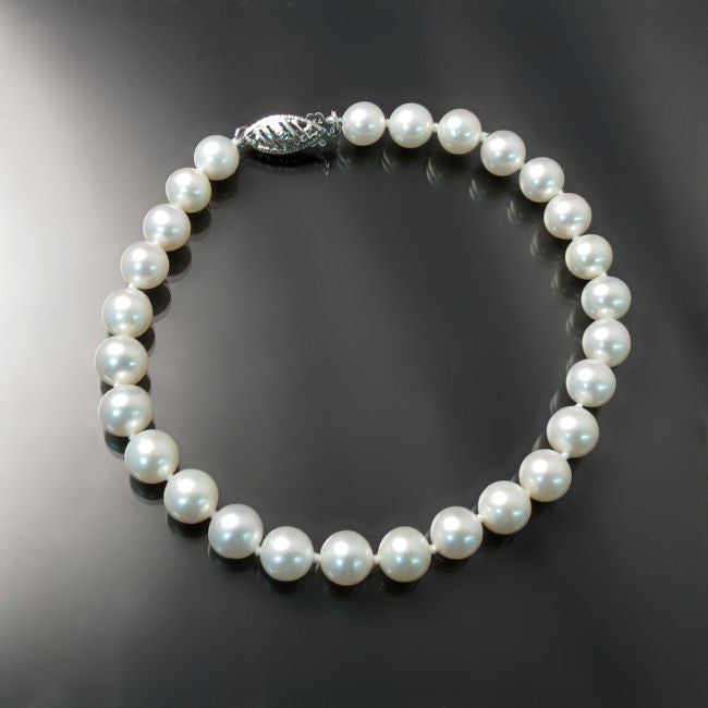 classic pearl bracelet